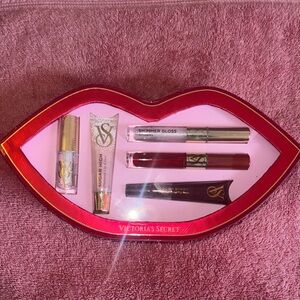 Victoria's Secret Flavor Favorites Lip Gloss Pout 5 Piece Gift Set 2025
